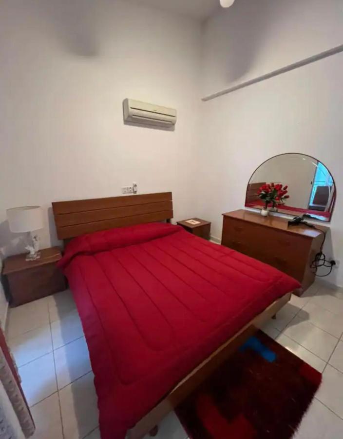 Marias Spacious Aparment Paphos Exterior foto