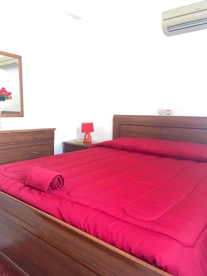 Marias Spacious Aparment Paphos Exterior foto